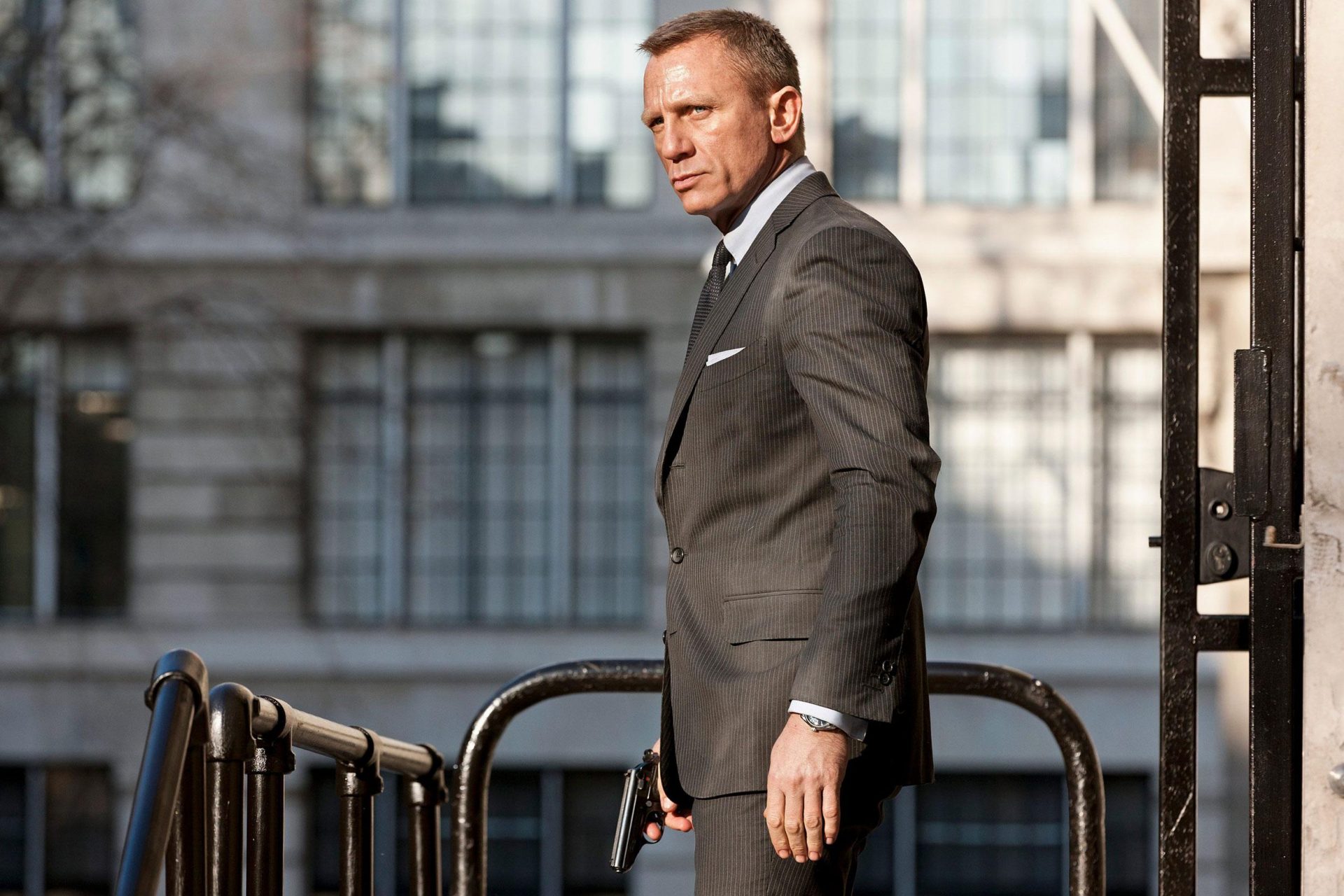 Daniel craig 2025 aqua terra